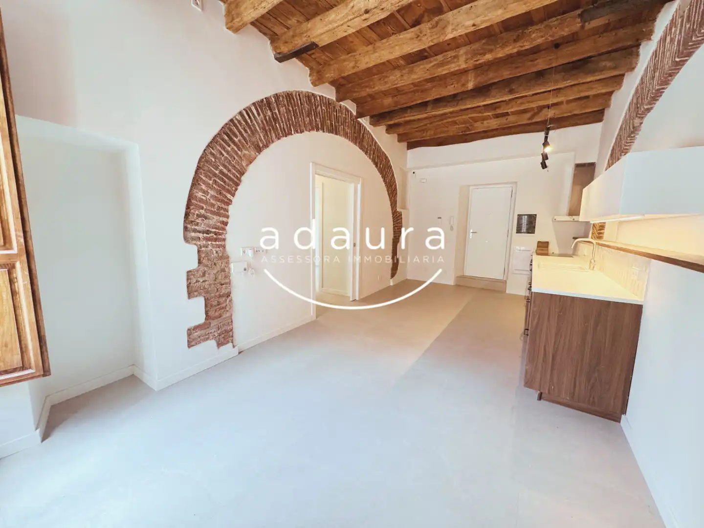 Exterior view of Ground floor for rent in Mataró  with Air Conditioner, Heating and Oven