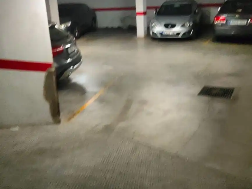 Parkplatz von Garage zur Miete in Valencia