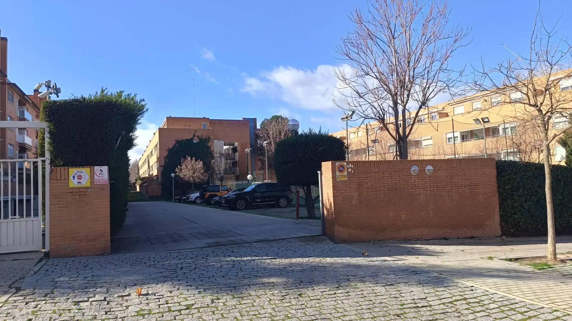 Exterior view of Garage for sale in Las Rozas de Madrid