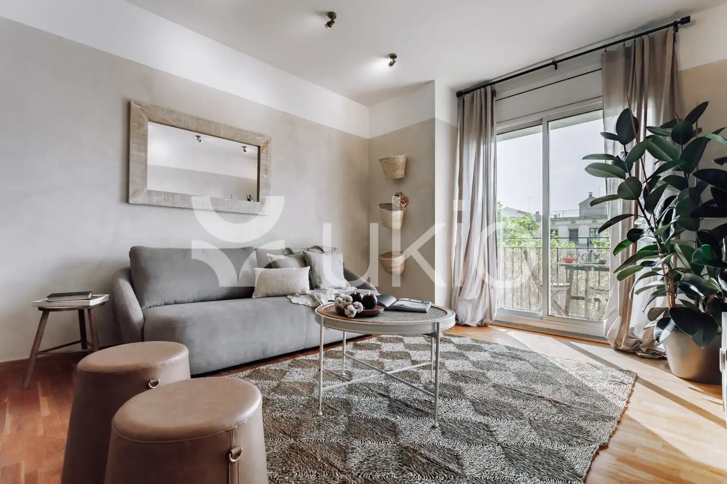 Sala d'estar de Apartament de lloguer en Barcelona amb Aire condicionat, Calefacció i Jardí privat
