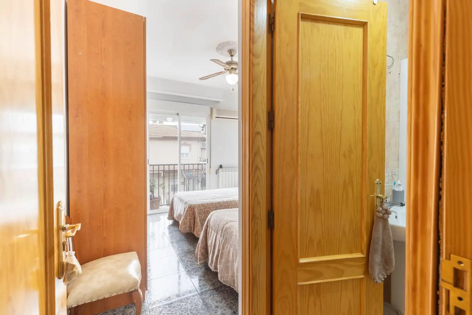Dormitori de Casa adosada en venda en Atarfe amb Aire condicionat, Calefacció i Jardí privat