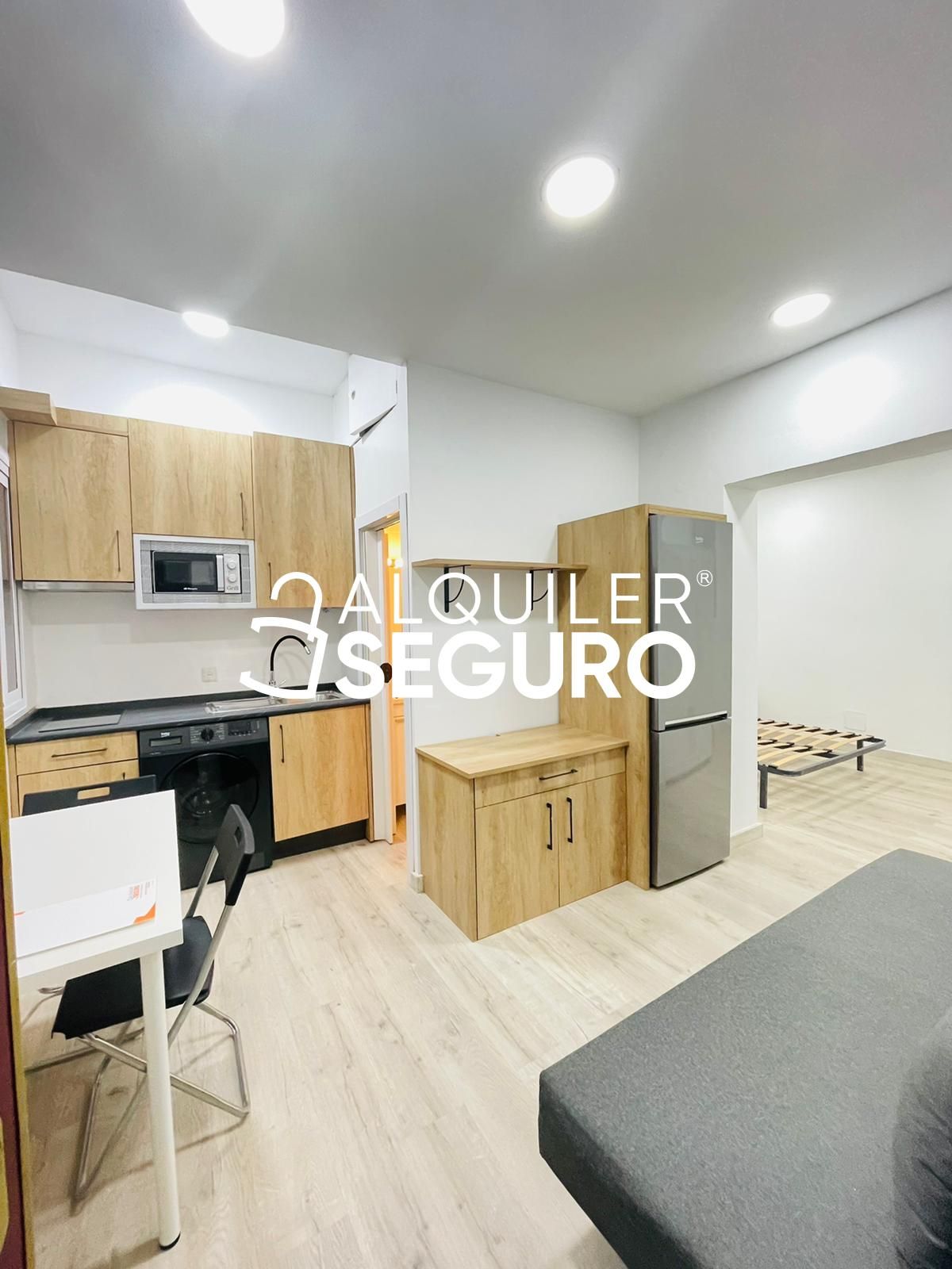 Kitchen of Flat to rent in  Madrid Capital  with Heating and Furnished