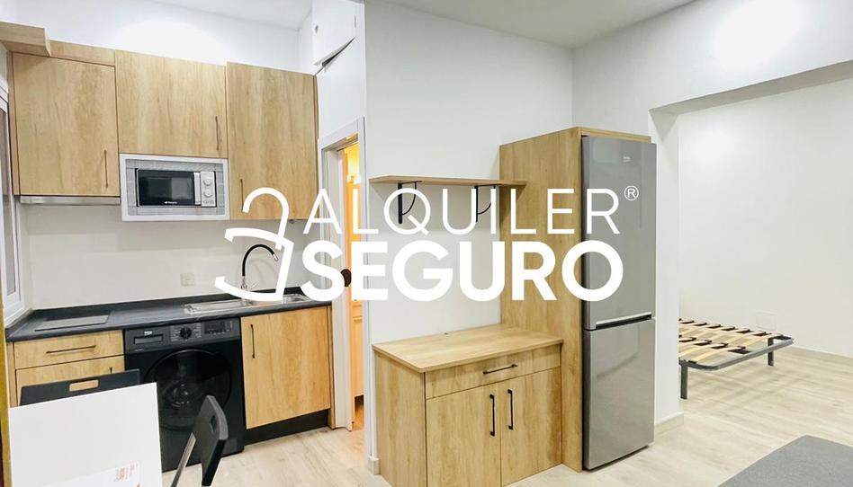 Photo 1 of Flat to rent in De la Sombrerería, Embajadores - Lavapiés, Madrid