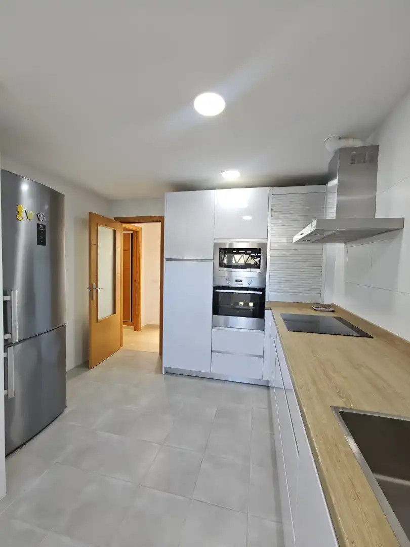Küche von Wohnung zum Verkauf in Vélez-Málaga mit Klimaanlage, Terrasse und Gemeinschaftspool