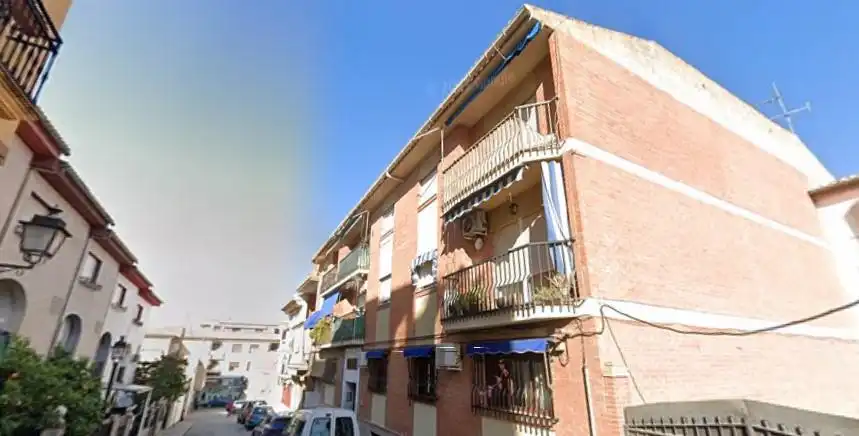Vista exterior de Pis en venda en La Zubia