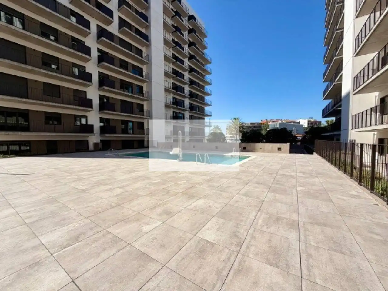 Schwimmbecken von Wohnung zur Miete in Terrassa mit Klimaanlage, Heizung und Parkett