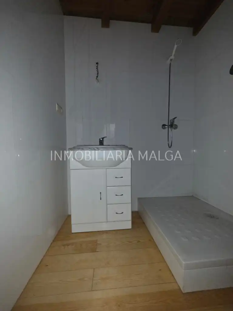 Habitación de Casa o chalet en venta en Colunga con Calefacción, Parquet y Terraza