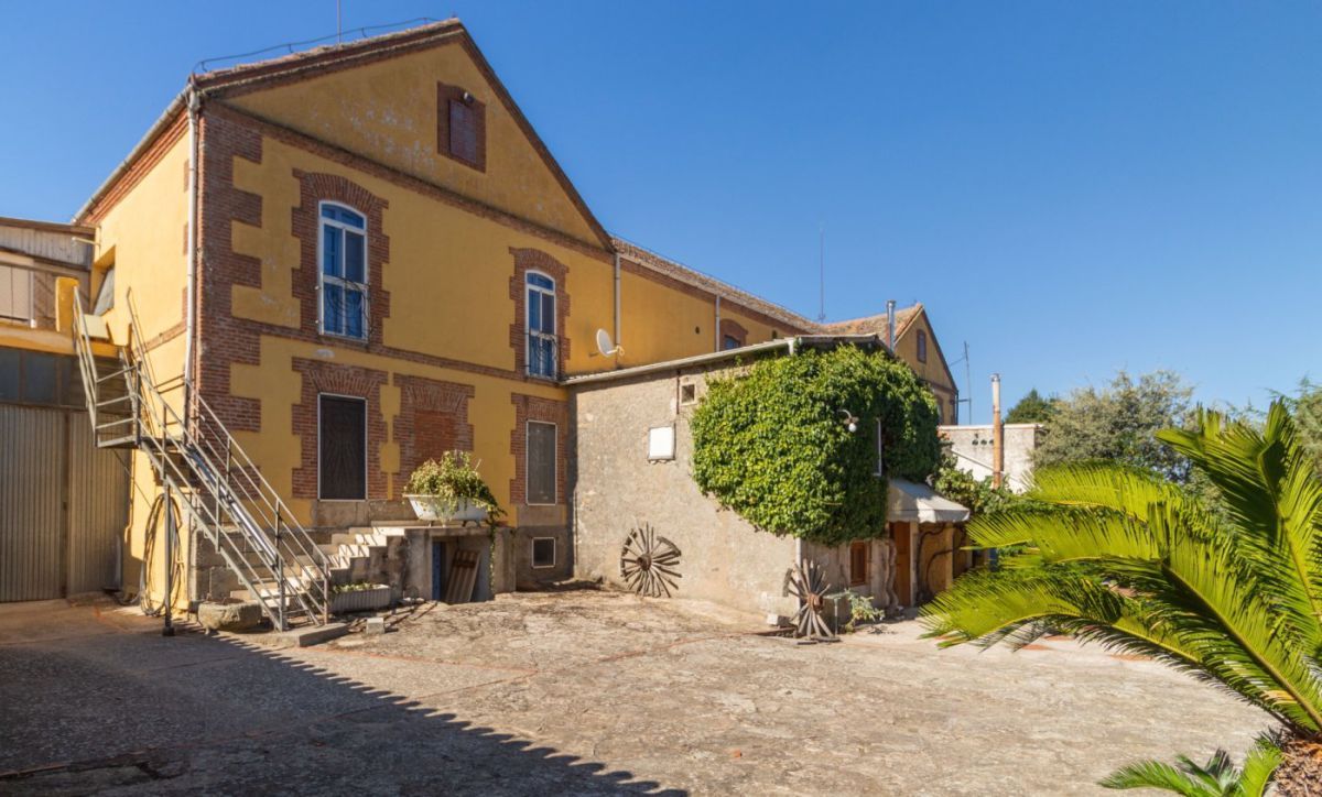 Exterior view of Building for sale in Pereruela