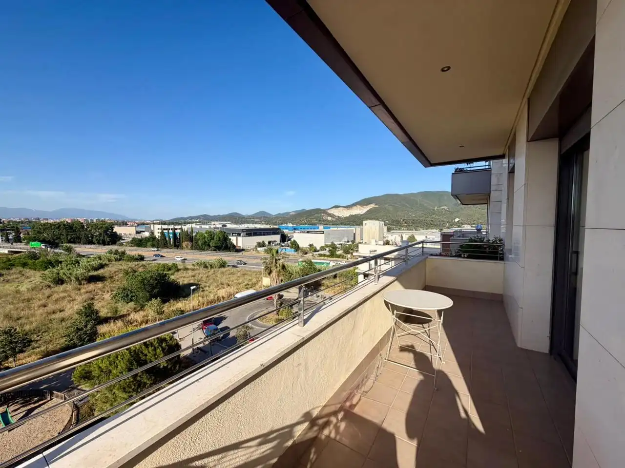 Vista exterior de Piso en venta en Montcada i Reixac con Aire acondicionado, Calefacción y Parquet