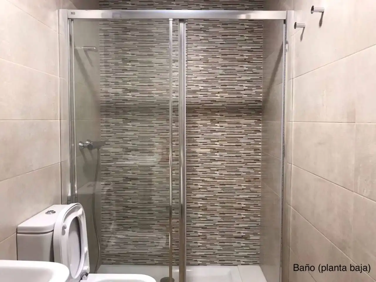 Badezimmer von Haus oder Chalet zum Verkauf in Verín mit Heizung, Privatgarten und Schwimmbad