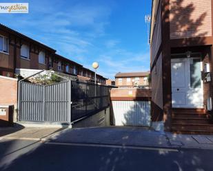 Exterior view of Garage for sale in Tudela de Duero