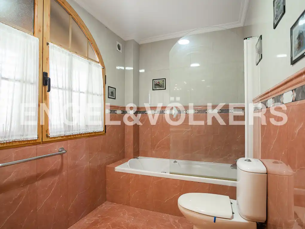 Baño de Casa o chalet en venta en Picanya con Aire acondicionado, Calefacción y Jardín privado