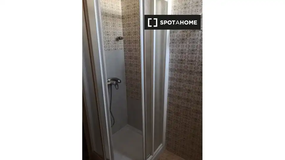 Room in Puente Tocinos