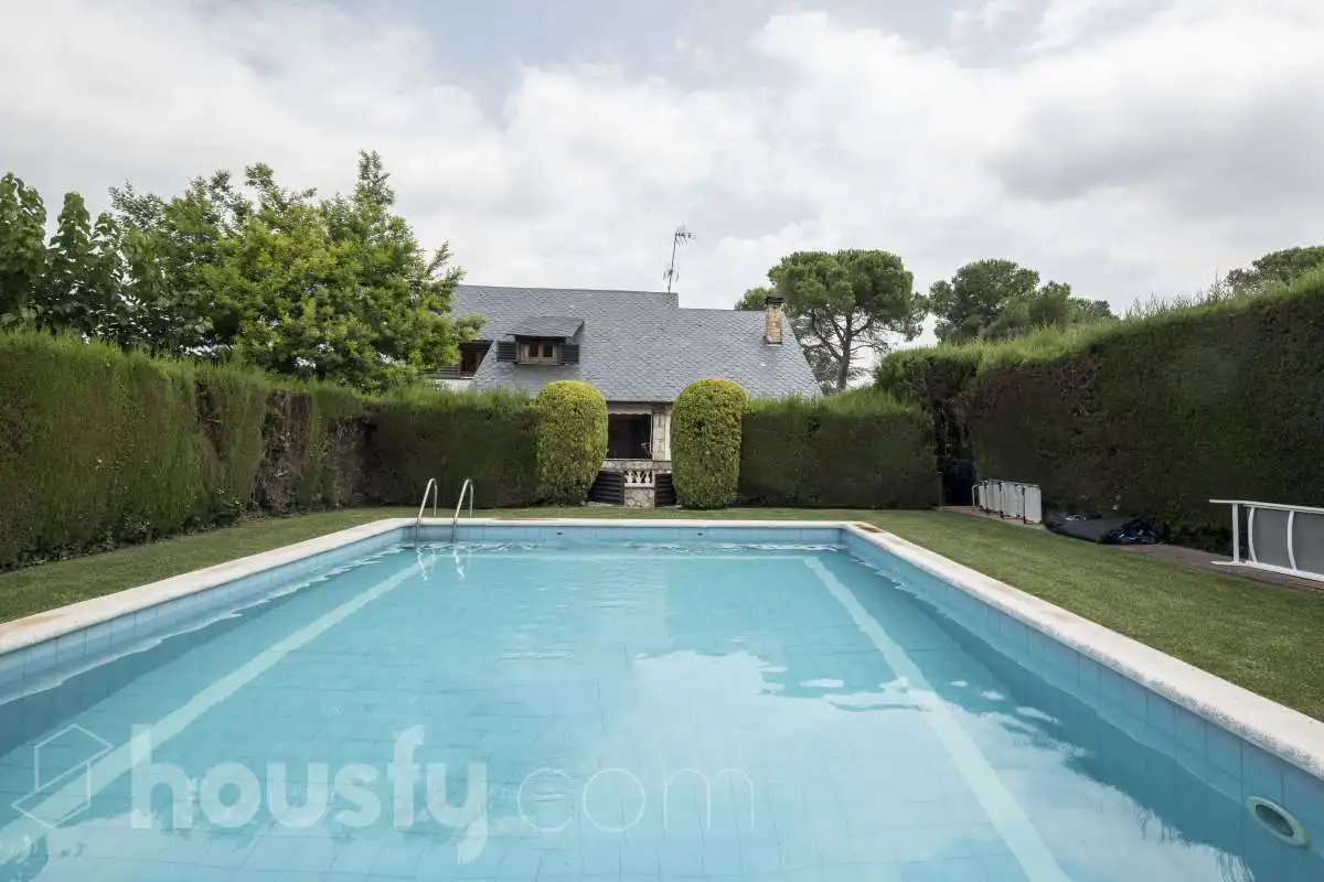 Piscina de Casa o xalet en venda en Mediona amb Aire condicionat, Calefacció i Jardí privat