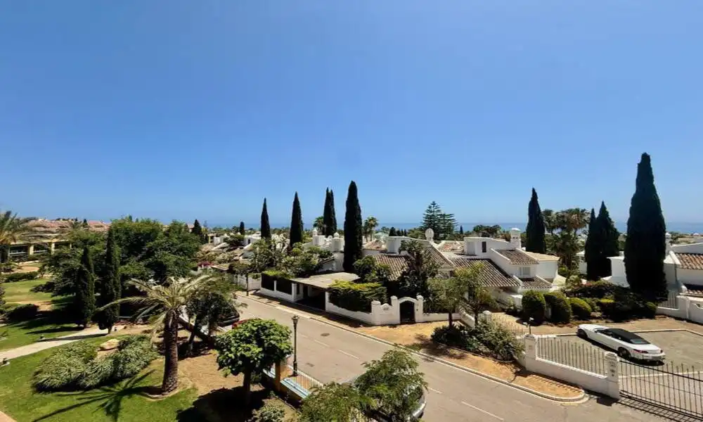 Vista exterior de Dúplex de alquiler en Marbella con Aire acondicionado, Calefacción y Terraza