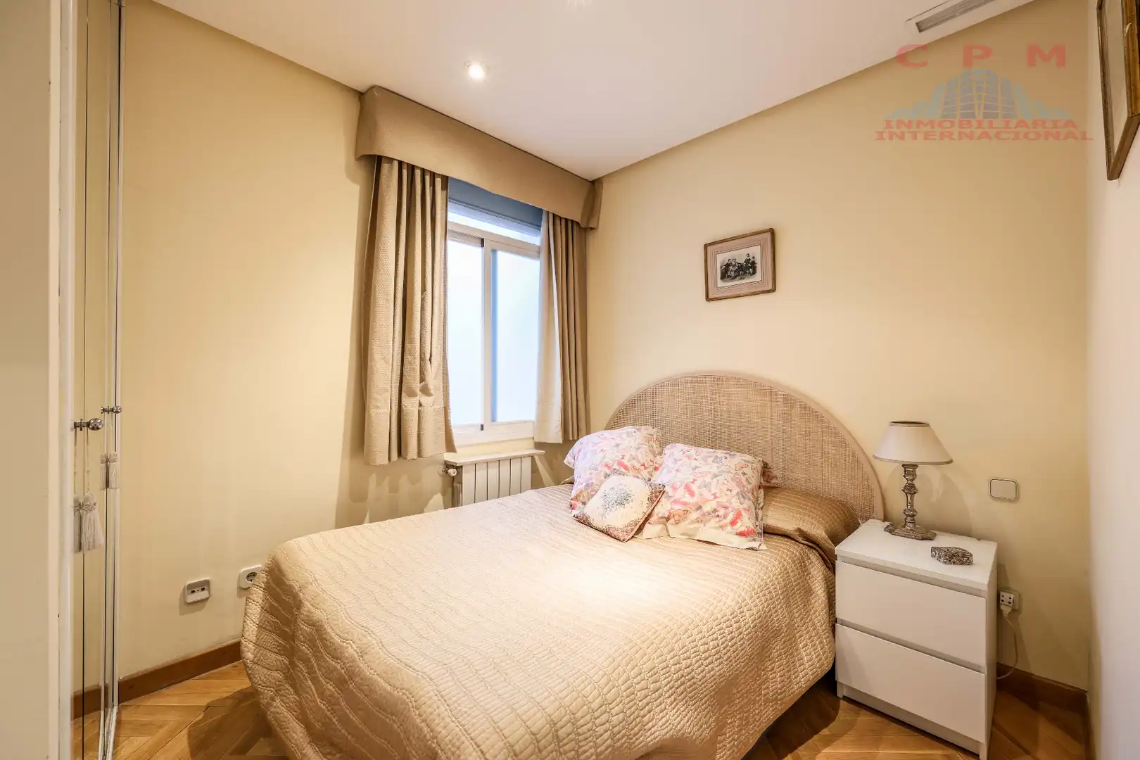 Bedroom of Flat for rent in Madrid  with Air Conditioner, Heating and Parquet flooring