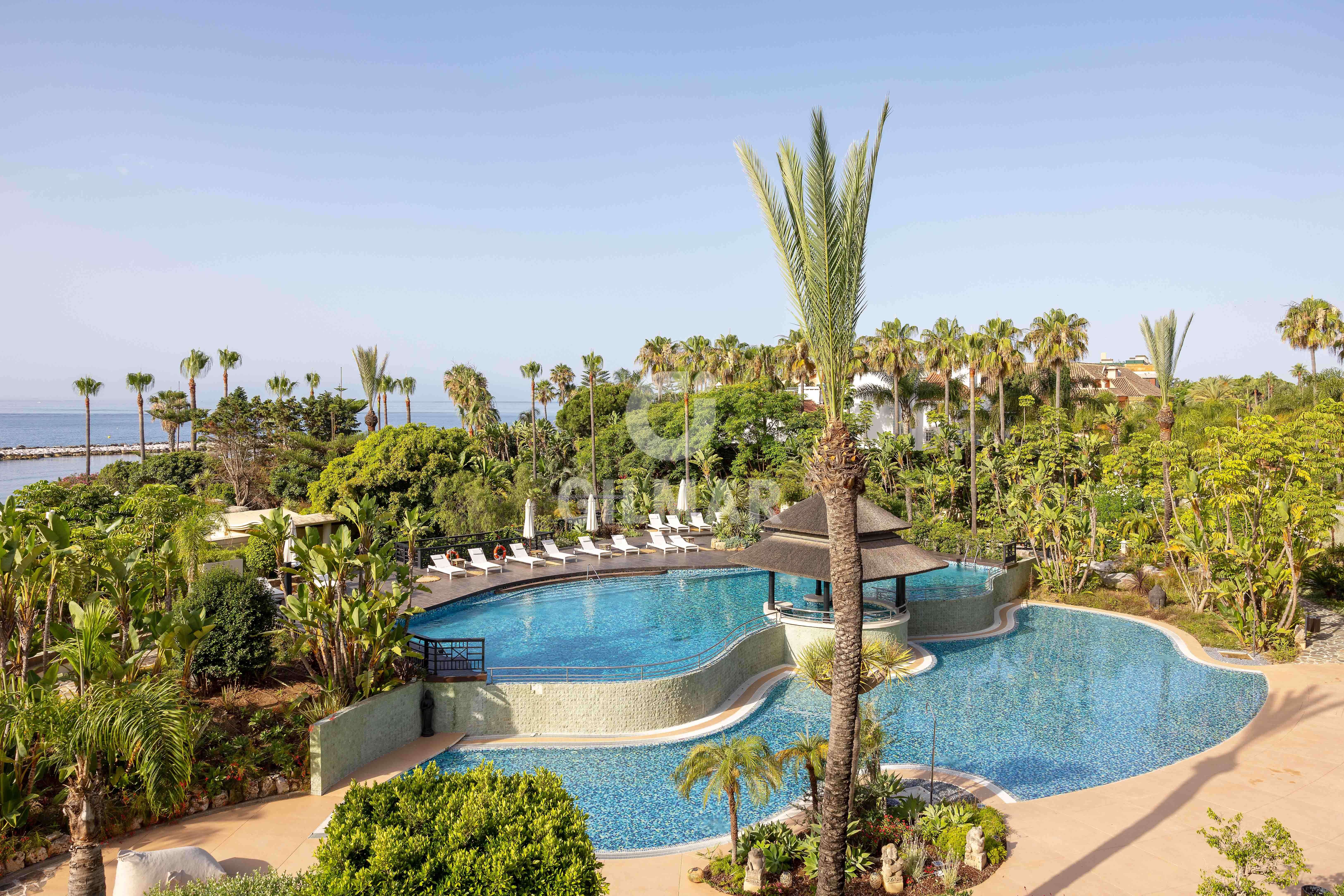 Piscina de Pis en venda en Marbella amb Calefacció, Jardí privat i Traster