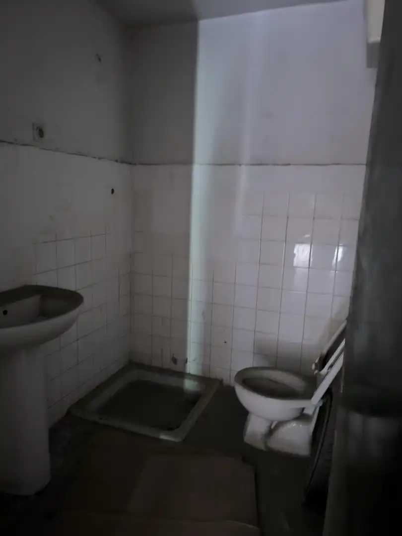 Bathroom of Industrial buildings for rent in Sevilla