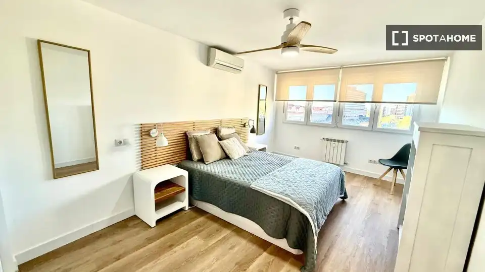 Habitación de Piso de alquiler en Madrid con Aire acondicionado, Calefacción y Amueblado
