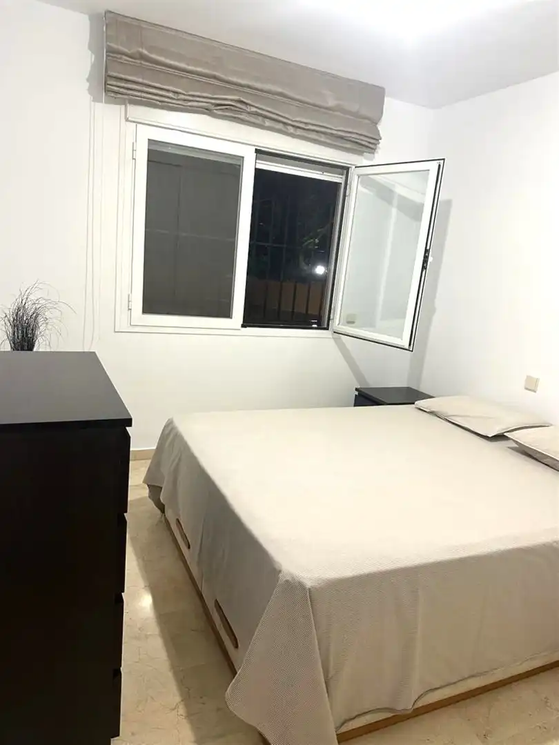 Habitación de Apartamento en venta en Marbella con Aire acondicionado y Terraza