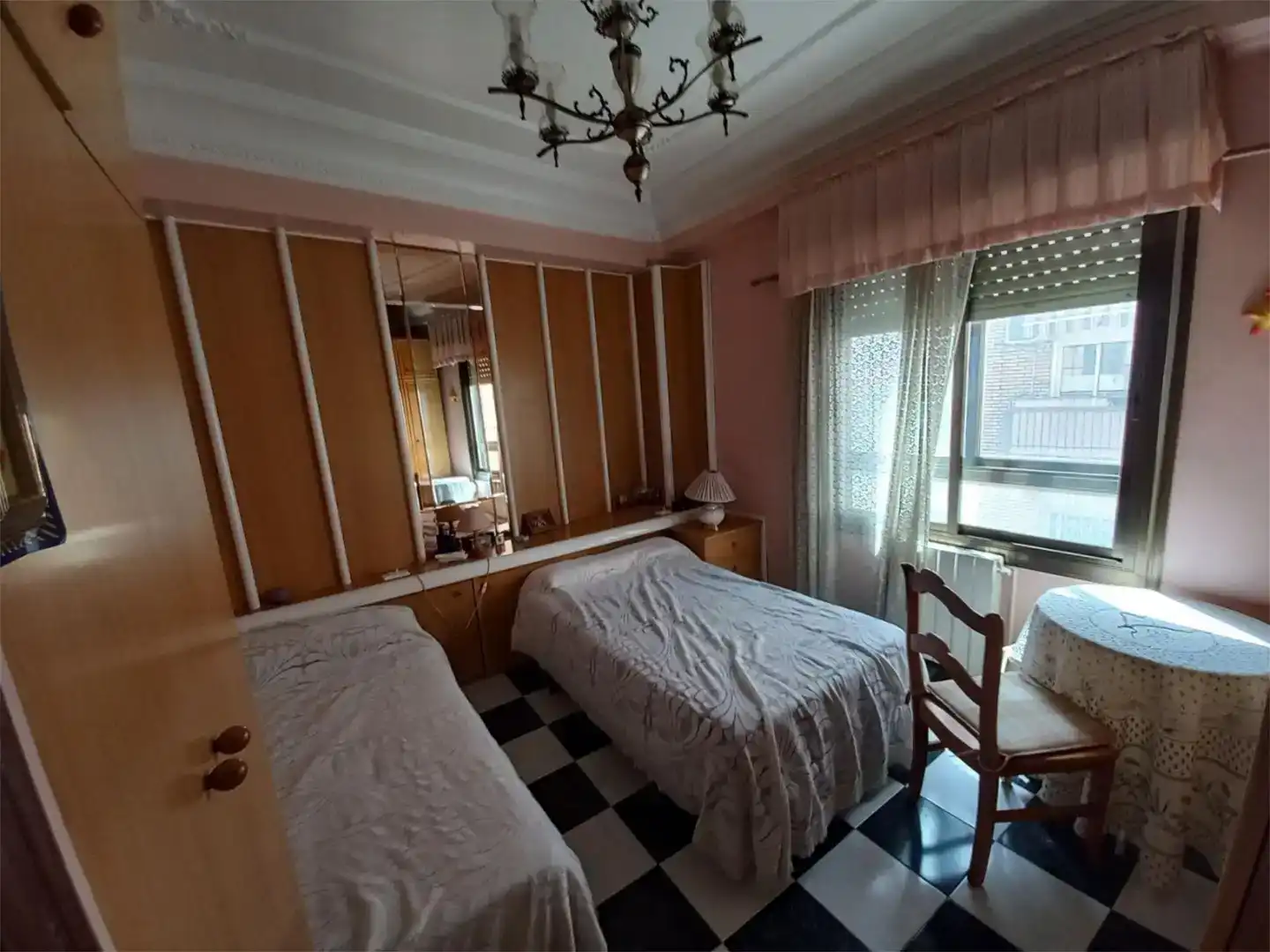 Schlafzimmer von Wohnung zur Miete in  Valencia Capital mit Klimaanlage, Terrasse und Balkon