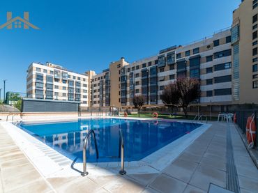 Appartamento con piscina in vendita a Avenida del Monasterio de Silos 87