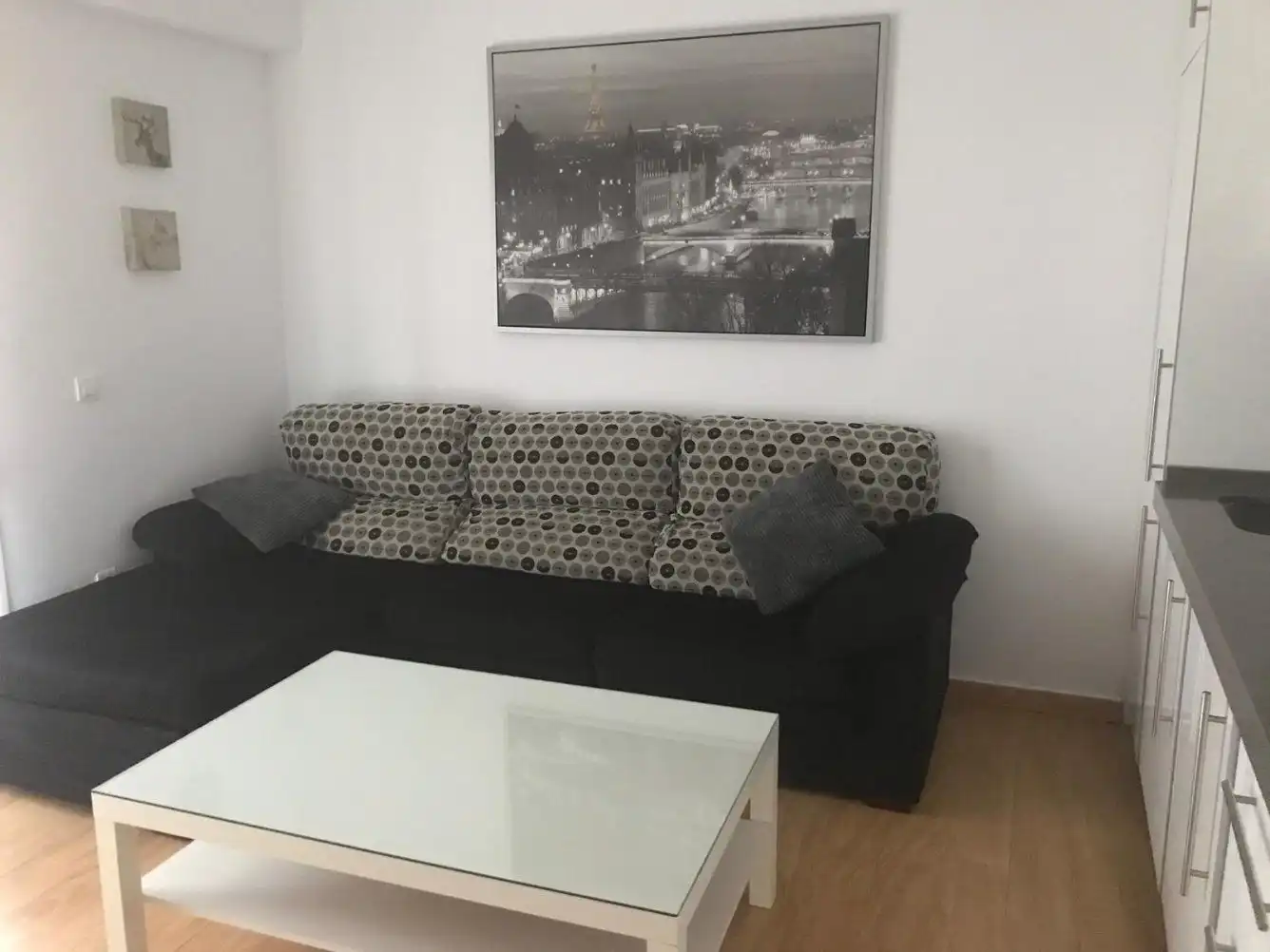 Sala d'estar de Apartament de lloguer en Algeciras amb Moblat i Piscina comunitària