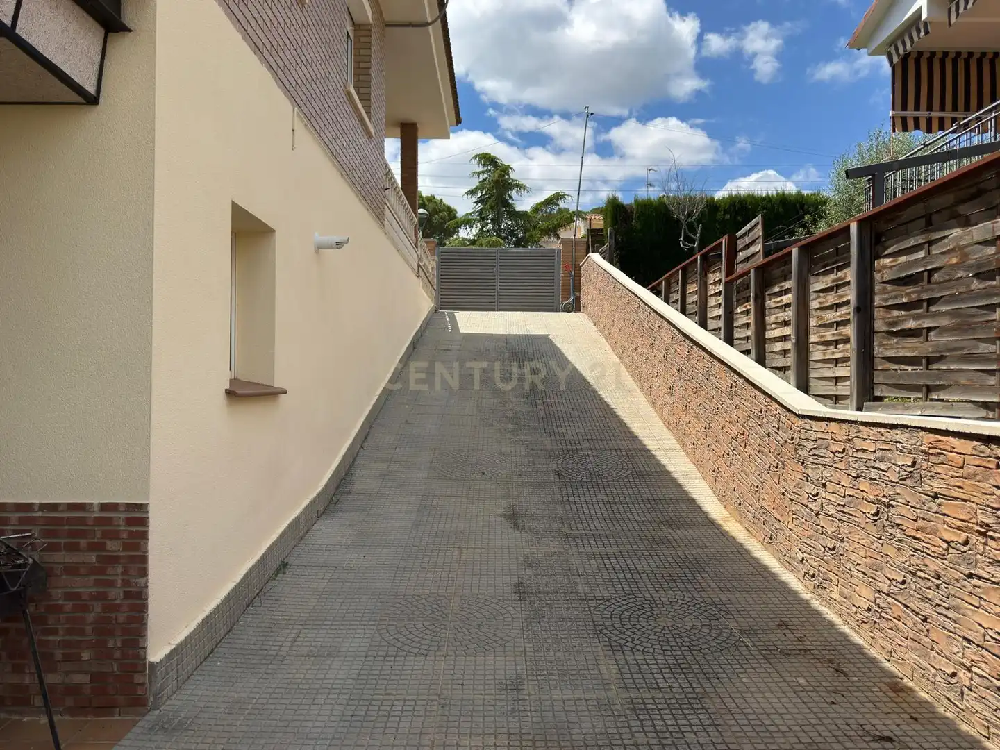 Exterior view of Houses for sale in Cunit  with Air Conditioner
