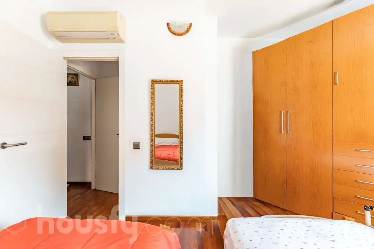 Bedroom of Ground floor for sale in Sabadell  with Air Conditioner, Heating and Parquet flooring