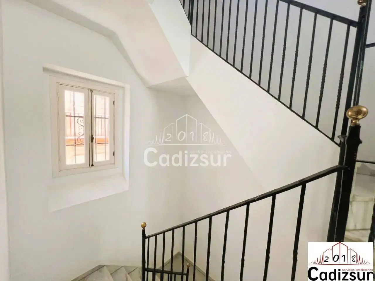 Piso en venta en Cádiz con Balcón