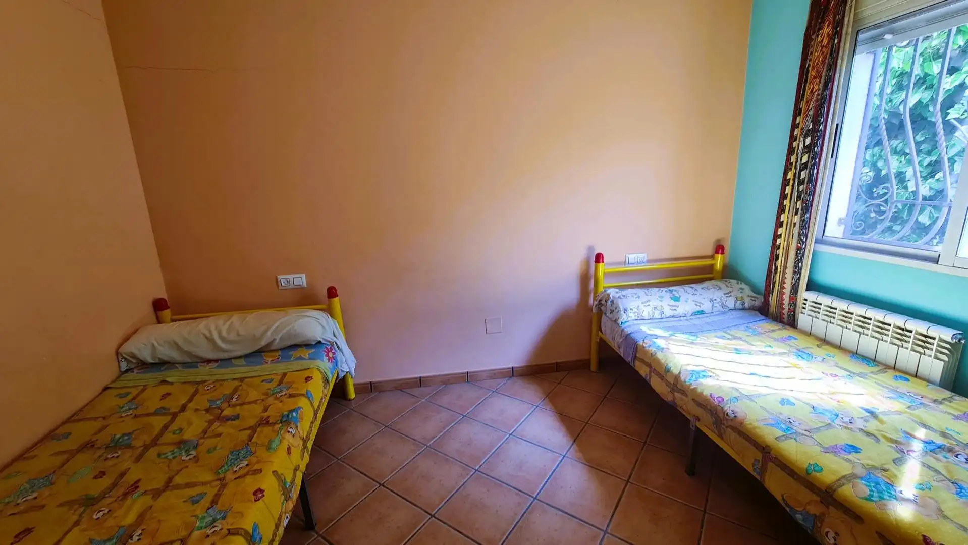 Dormitori de Casa o xalet en venda en La Peza amb Calefacció, Jardí privat i Terrassa