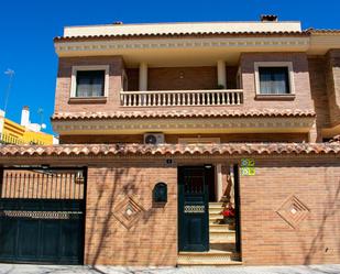 Vista exterior de Casa o xalet en venda en Hellín amb Calefacció, Jardí privat i Terrassa