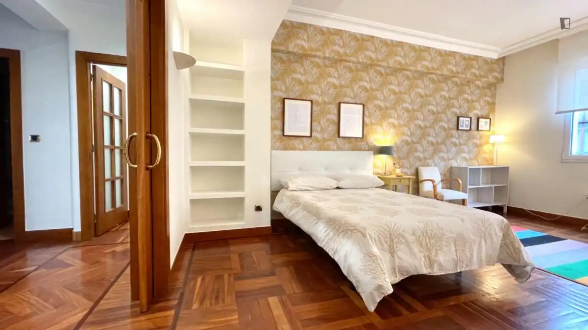 Room in Sabino Arana - Jesuitas