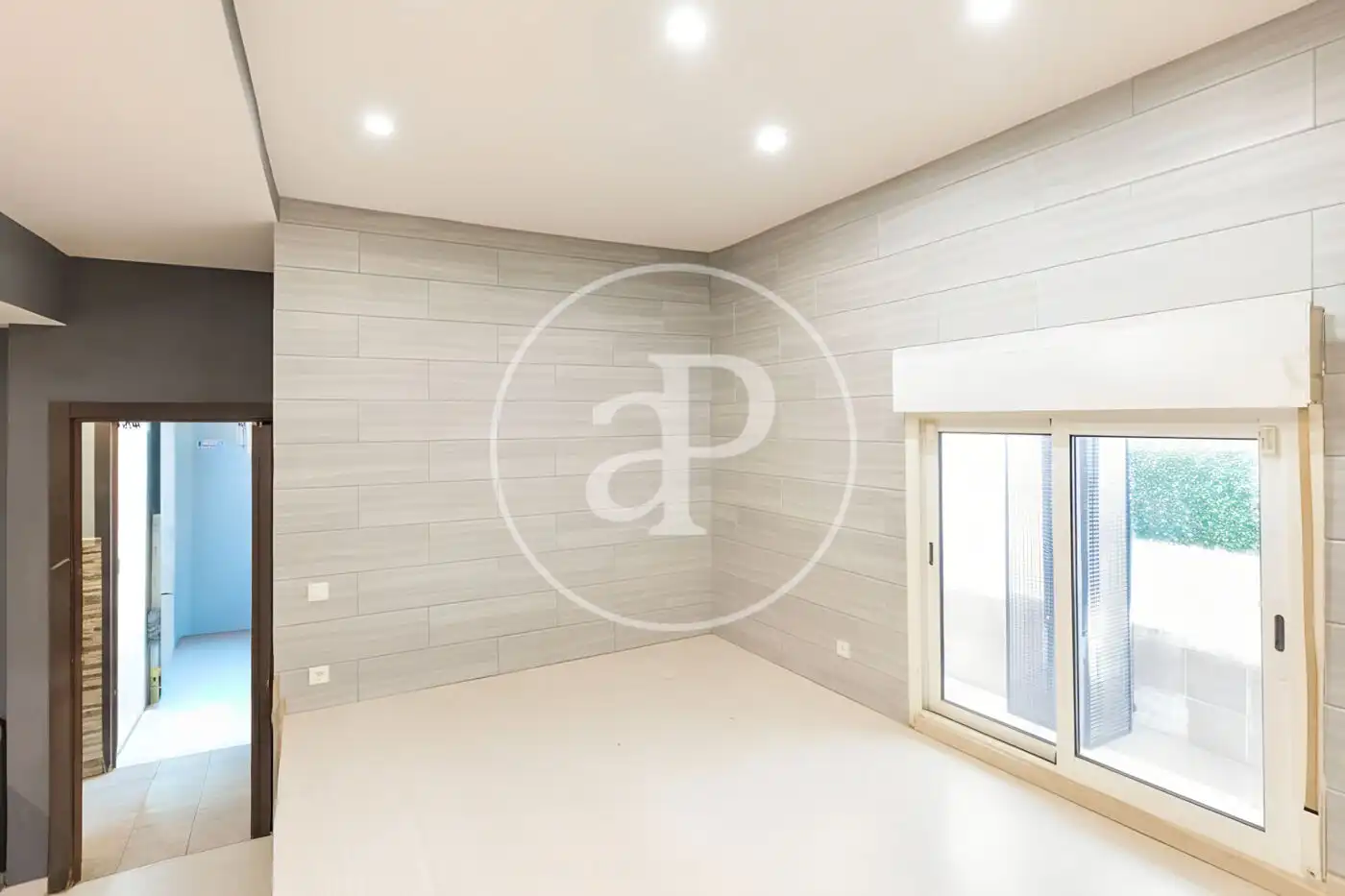 Piso en venta en Madrid con Calefacción y Terraza