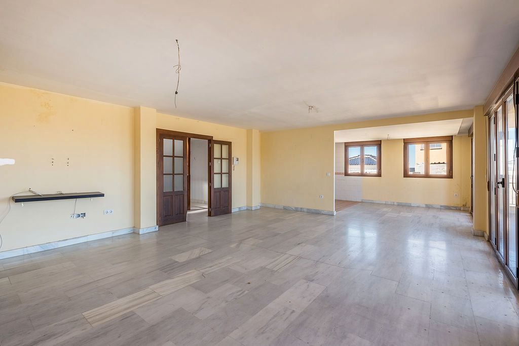 House or chalet for sale in La Zubia  with Storage room and Community pool
