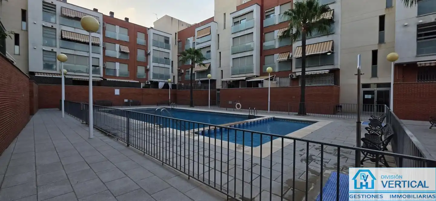 Piscina de Piso en venta en Manises con Aire acondicionado, Calefacción y Trastero