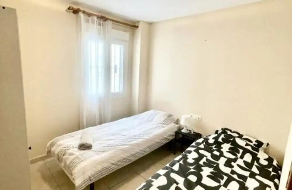 Dormitori de Apartament en venda en Marbella amb Aire condicionat, Terrassa i Piscina