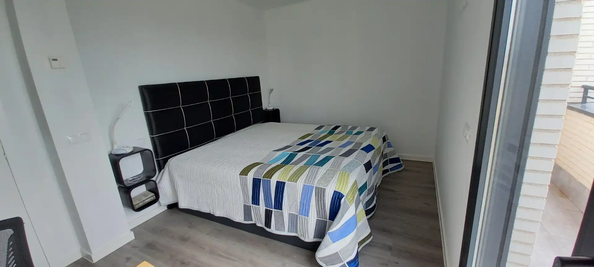 Schlafzimmer von Einfamilien-Reihenhaus zum Verkauf in Colmenar Viejo mit Klimaanlage, Heizung und Privatgarten