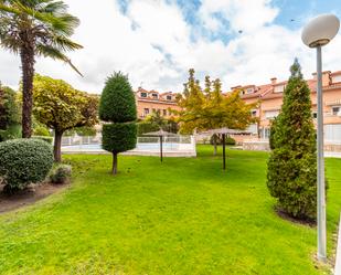 Jardí de Pis en venda en Sevilla la Nueva amb Aire condicionat, Terrassa i Piscina