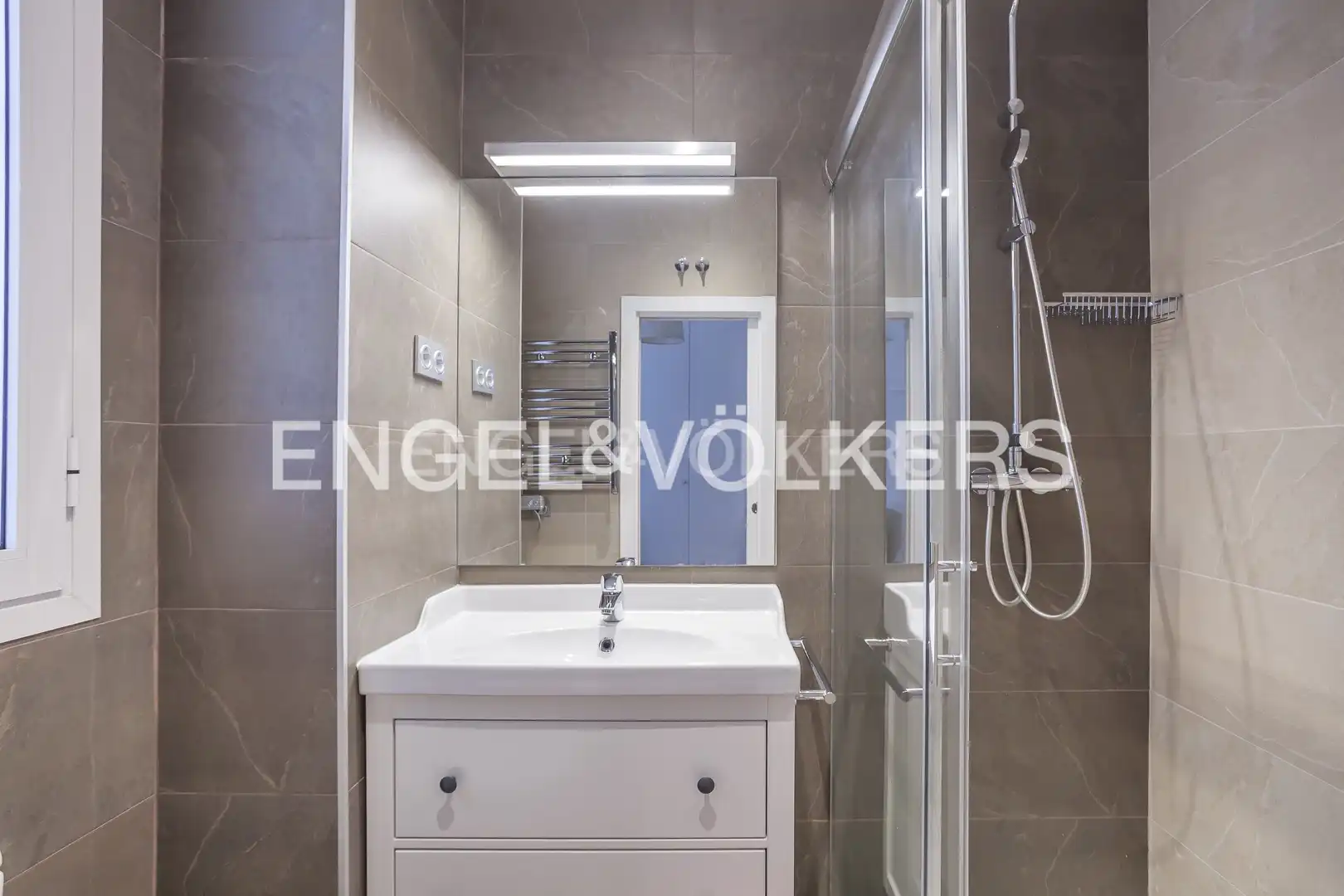 Baño de Piso de alquiler en Madrid con Aire acondicionado, Calefacción y Amueblado