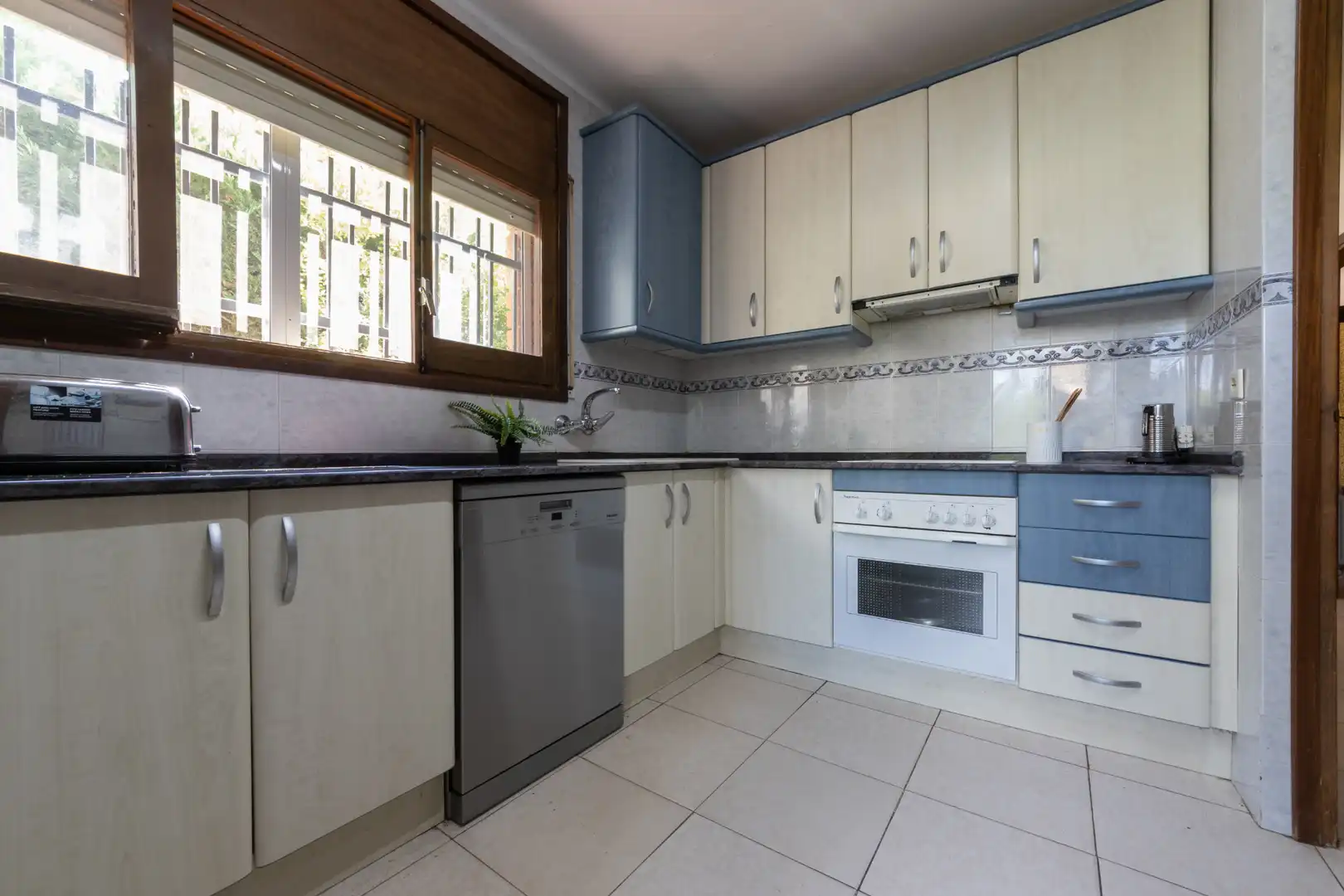 Cocina de Casa o chalet en venta en Salou con Aire acondicionado, Calefacción y Jardín privado