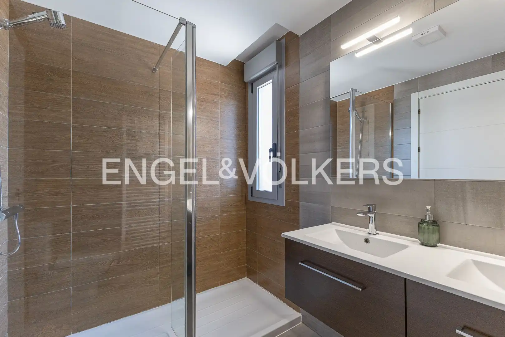 Bathroom of Detached homes for rent in Boadilla del Monte  with Air Conditioner, Heating and Private garden