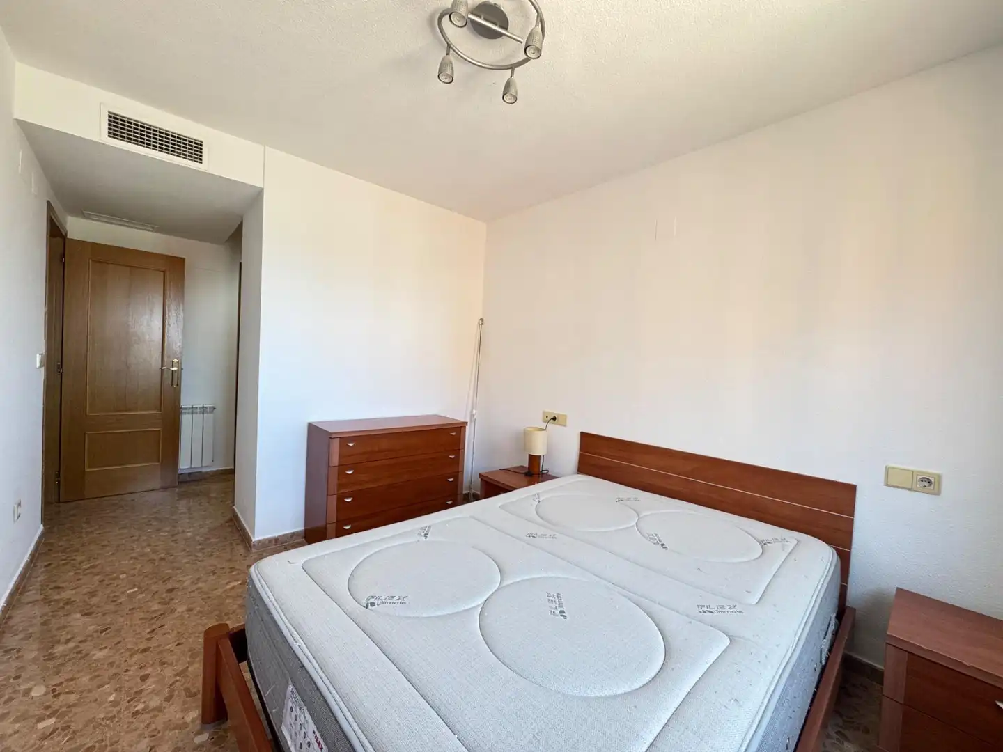 Habitación de Piso en venta en Alicante / Alacant con Aire acondicionado, Calefacción y Terraza
