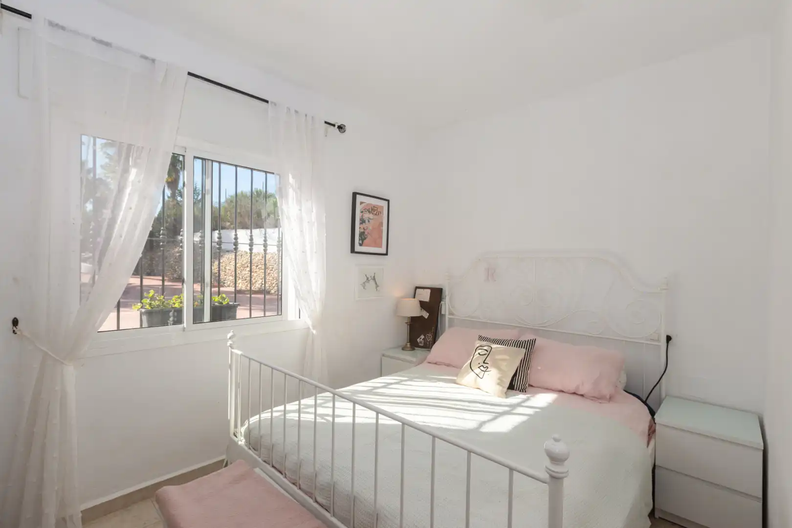 Habitación de Casa o chalet en venta en Alhaurín de la Torre con Aire acondicionado, Calefacción y Jardín privado