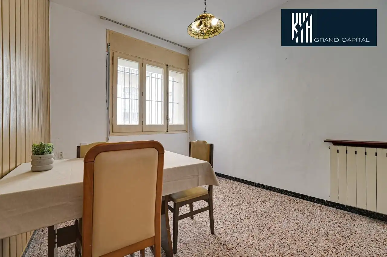 Schlafzimmer von Erdgeschoss zum Verkauf in Salt mit Heizung und Abstellraum