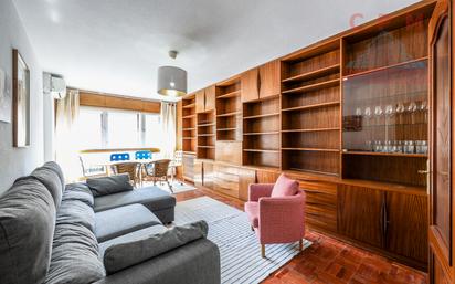 Sala d'estar de Pis de lloguer en  Madrid Capital amb Aire condicionat, Calefacció i Parquet
