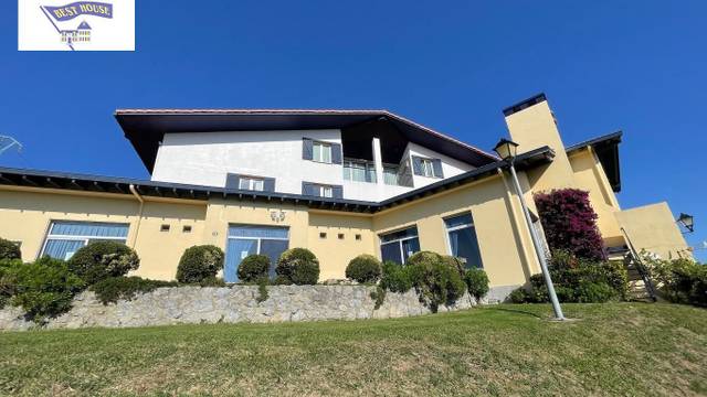 Casa-chalet en Venta en Ibarrangelu