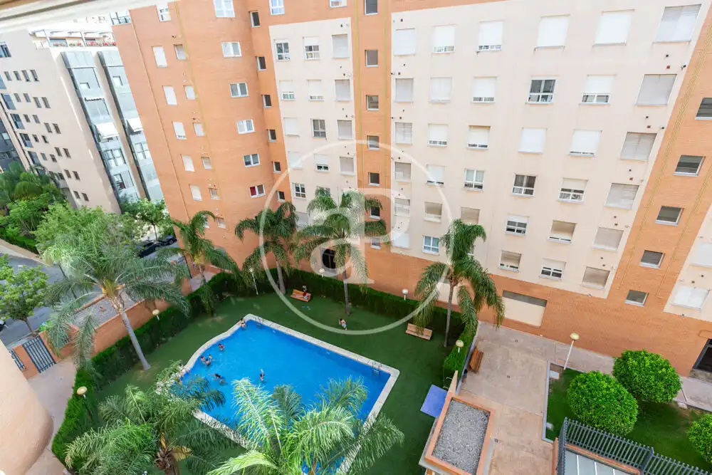 Piscina de Pis de lloguer en Valencia amb Aire condicionat, Calefacció i Jardí privat