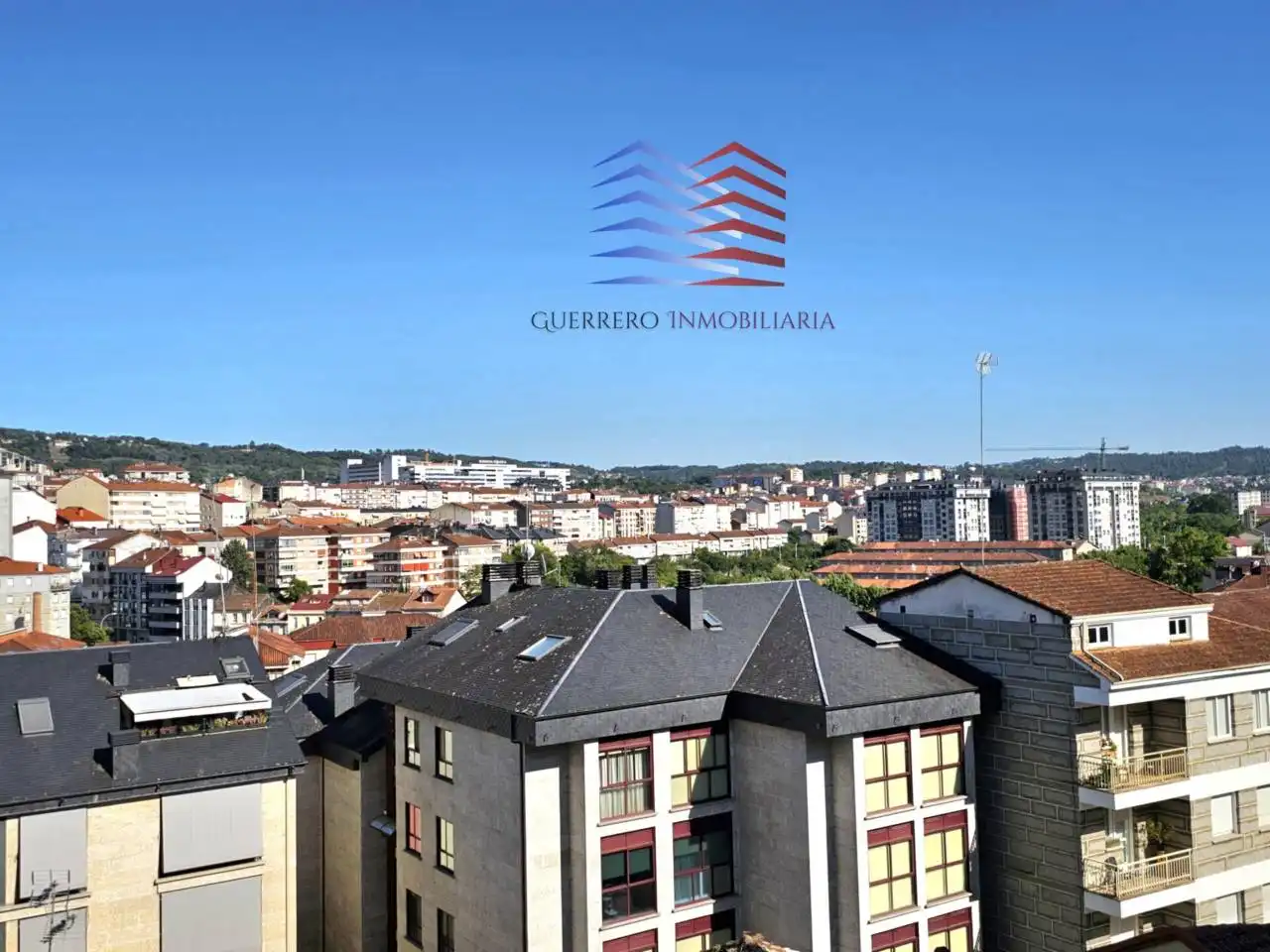 Außenansicht von Wohnungen zur Miete in Ourense Capital  mit Heizung, Parkett und Möbliert