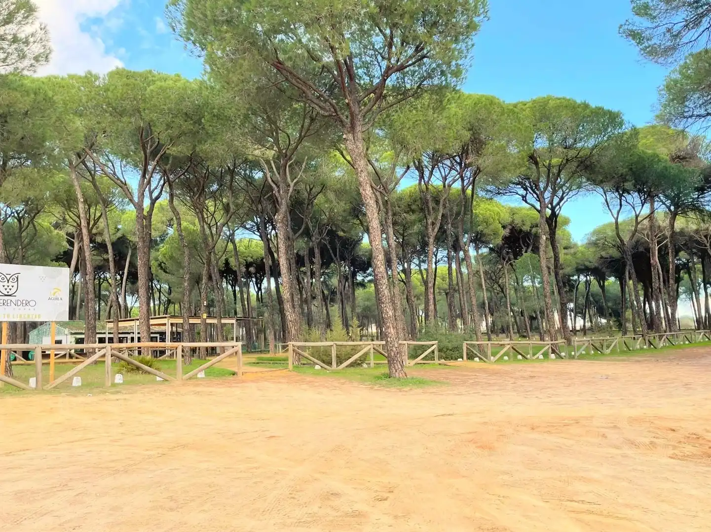 Garden of Houses for sale in Hinojos  with Air Conditioner, Heating and Private garden